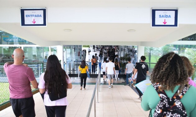 Enem começa domingo com provas de linguagens, ciências humanas e redação