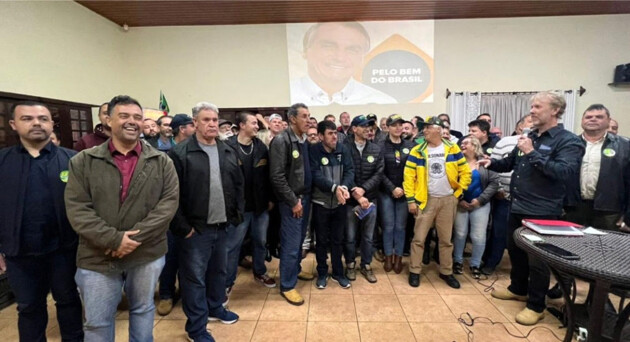 Lideranças, autoridades políticas e simpatizantes dos Campos Gerais estivem reunidos na noite da última segunda-feira