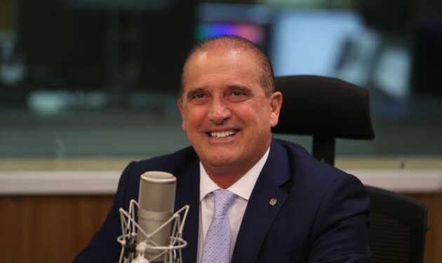 Ex-ministro de Bolsonaro, Onyx fez referência indireta ao adversário que é homossexual