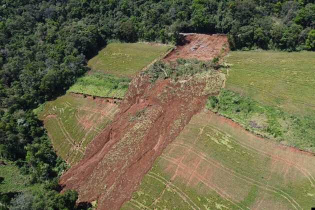 Fortes chuvas causaram grandes destruições em inúmeros municípios paranaenses