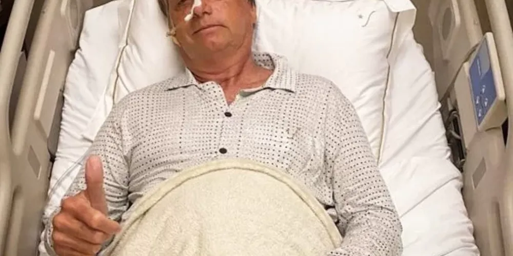 Desde que sofreu um atentado a faca na campanha eleitoral de 2018, Bolsonaro foi submetido a seis cirurgias