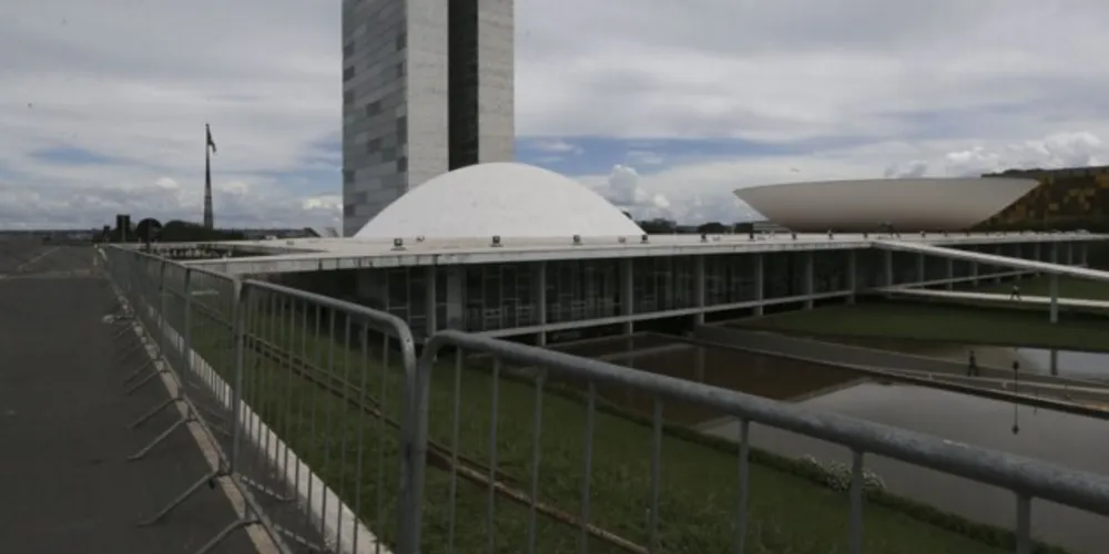 Assinatura do termo de posse será às 15h no plenário da Câmara