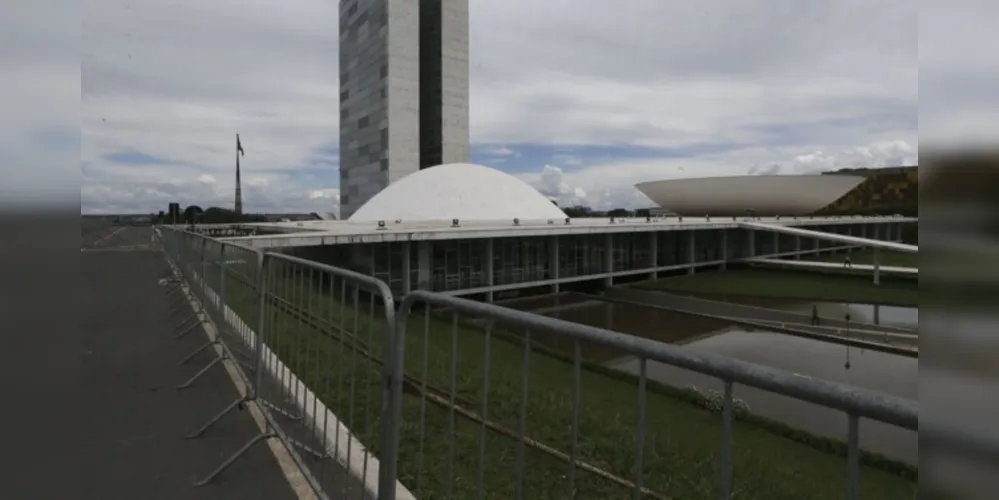 Assinatura do termo de posse será às 15h no plenário da Câmara