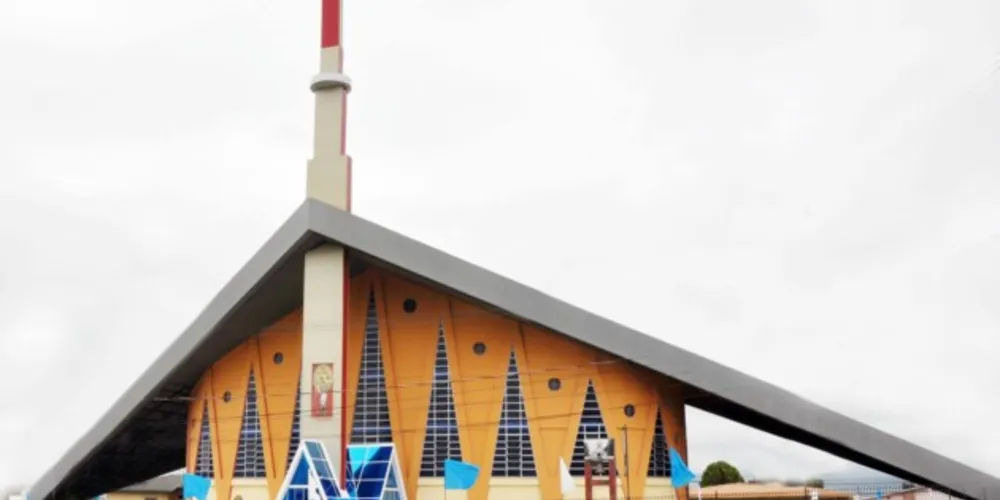 Evento acontece no salão da paróquia São Sebastião