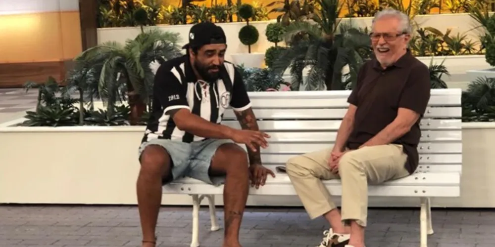 Alorino e Carlos Alberto de Nóbrega no programa 'A Praça é Nossa'