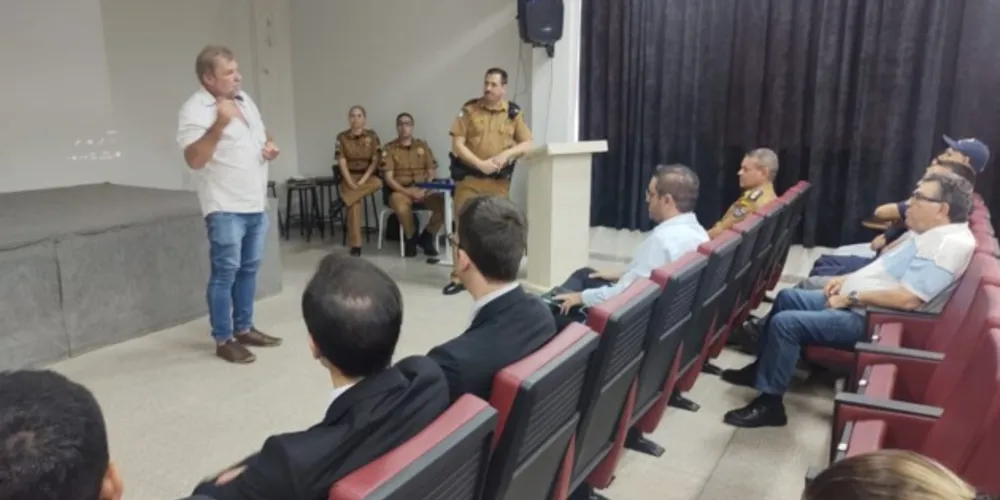Prefeito Artur Butina (PSC) participou do encontro e elogiou o trabalho executado pela Polícia Militar no município