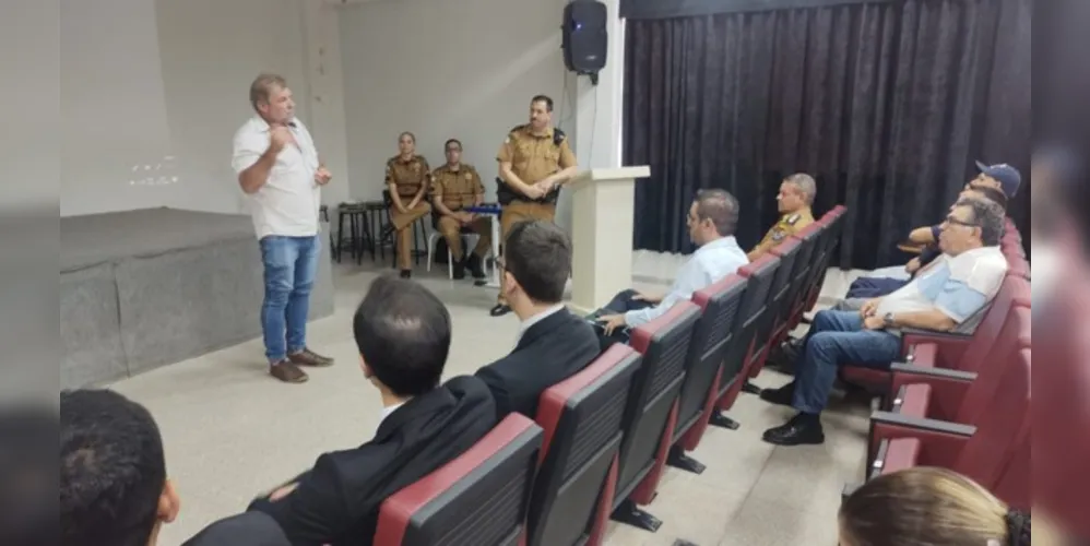 Prefeito Artur Butina (PSC) participou do encontro e elogiou o trabalho executado pela Polícia Militar no município