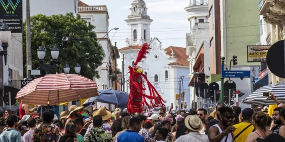 O período da festa é ponto facultativo e por isso, os empresários podem optar ou não pela liberação dos empregados