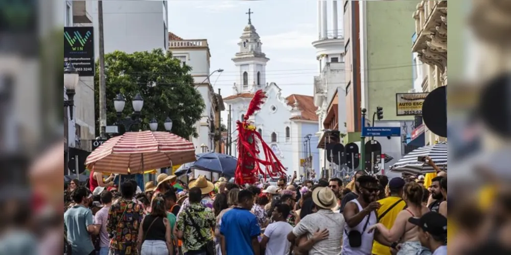 O período da festa é ponto facultativo e por isso, os empresários podem optar ou não pela liberação dos empregados