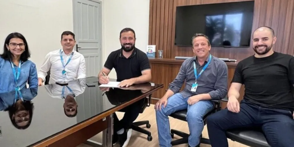 Reunião com autoridades teve presença do prefeito de Piraí do Sul, Henrique Carneiro