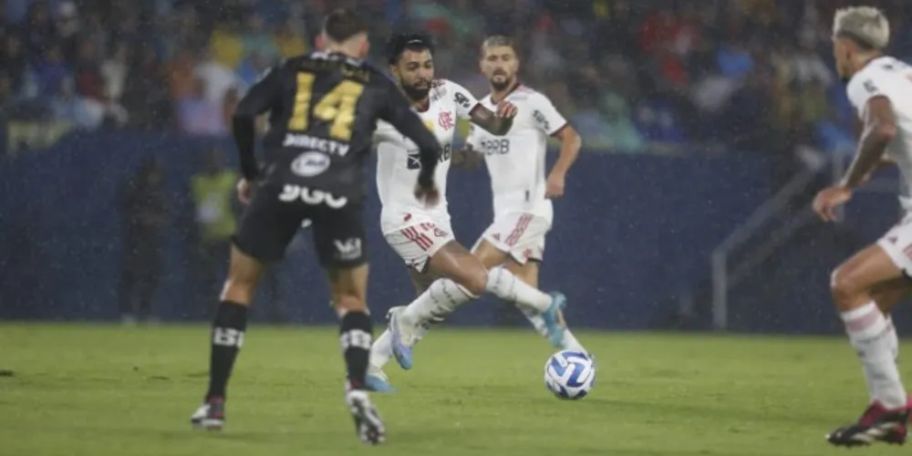 Dupla Pedro e Gabigol (foto) não conseguiu balançar as redes