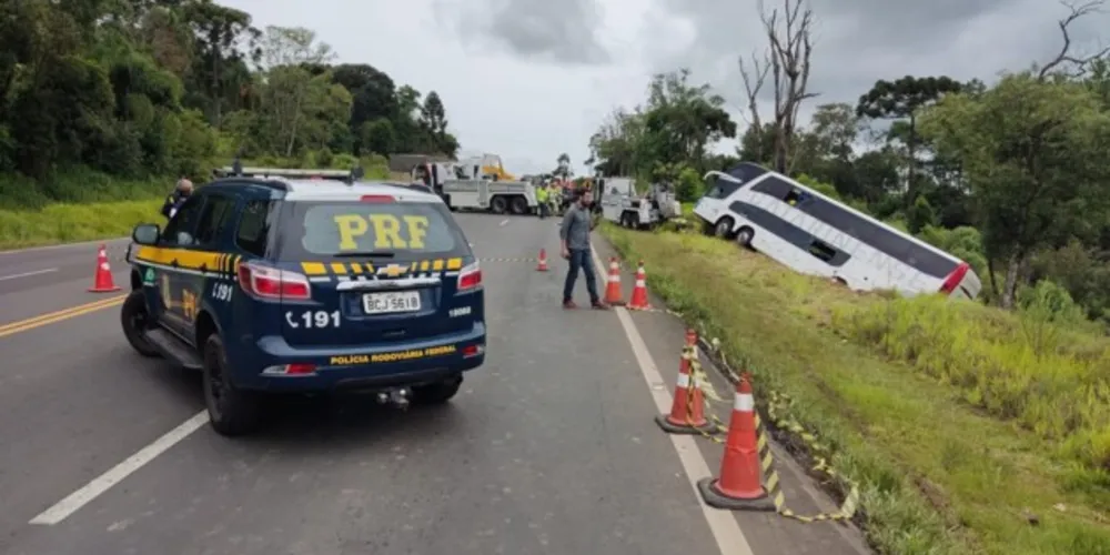 Entre os mortos, estão seis adultos, sendo quatro homens e duas mulheres, além de uma criança. Dois deles, mãe e filho, eram argentinos.