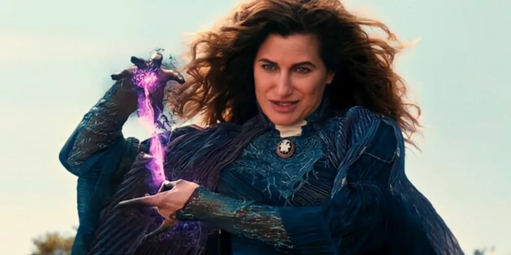 Agatha Harkness (Kathryn Hahn) foi responsável por grande parte dos infortúnios que caíram sobre Wanda em 'WandaVision'