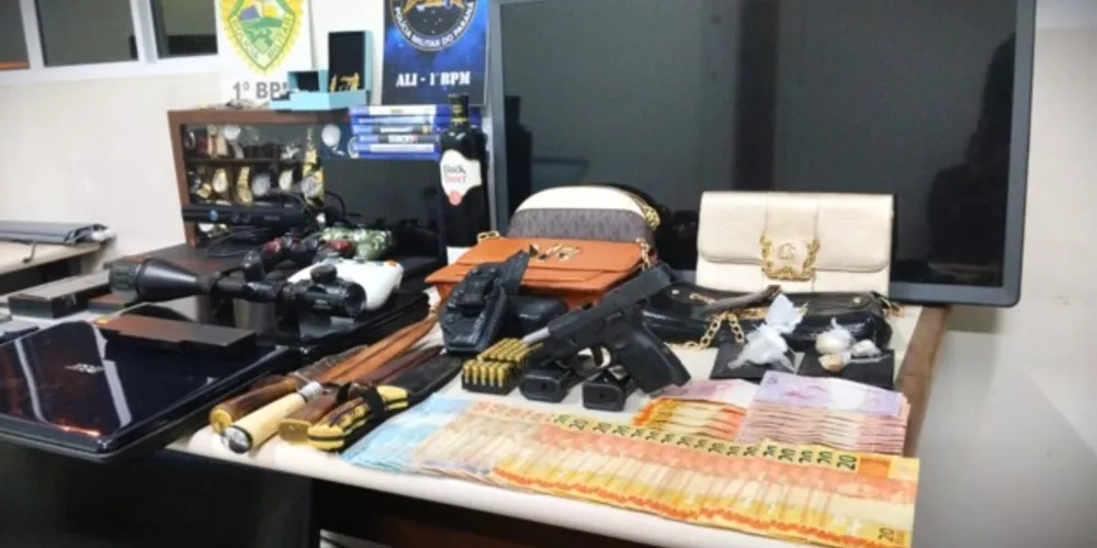 Diversos objetos foram localizados na região do bairro Neves