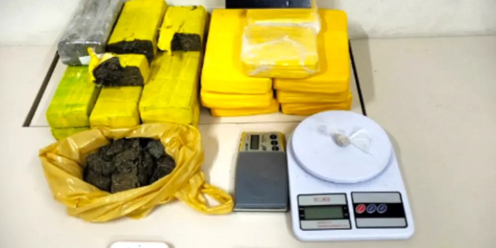 Todos os objetos, entorpecentes e envolvidos foram encaminhados à 13ª S.D.P.