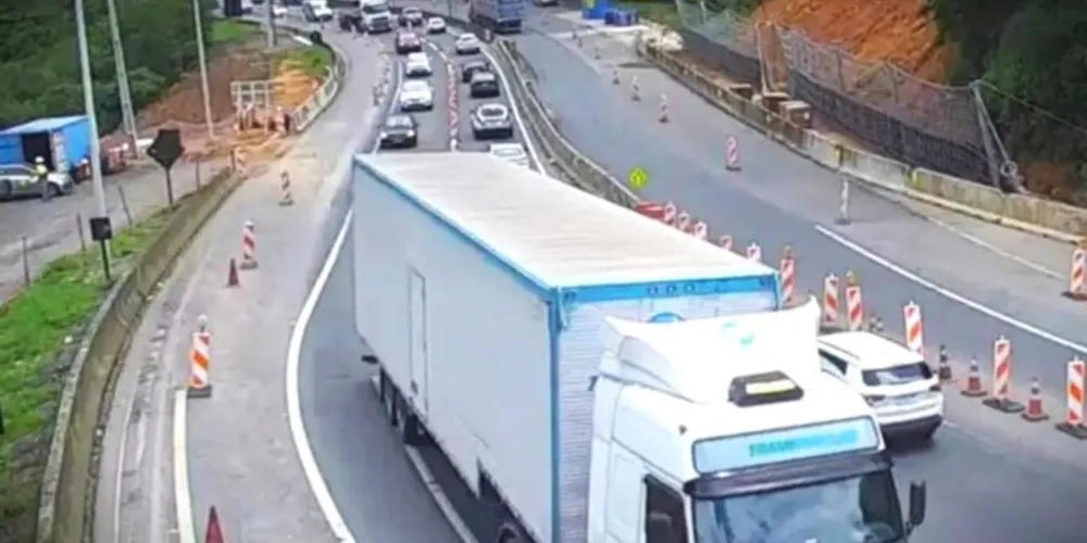 Filas de até seis quilômetros são identificadas nas rodovias paranaenses