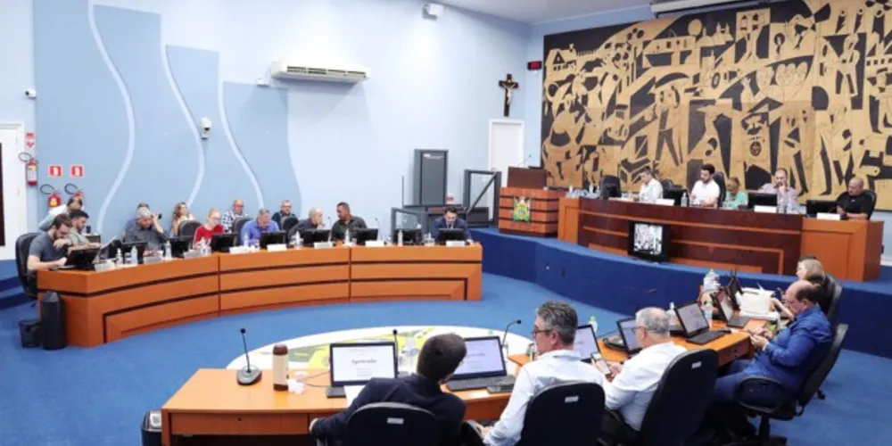 A moção foi votada durante a sessão desta quarta-feira (22)