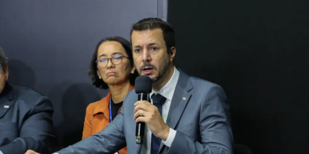 Cleber Mata é jornalista formado pela PUC.