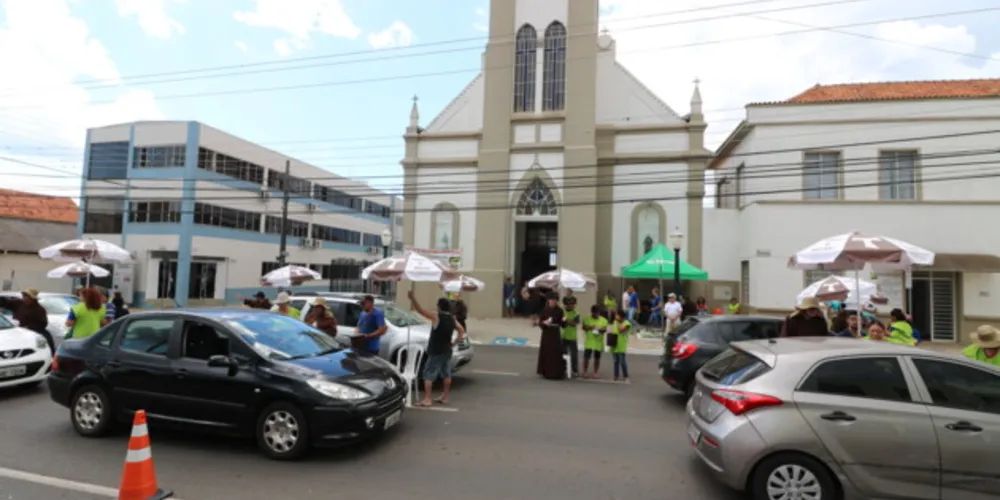 Freis Capuchinhos já se prepararam para a 24ª edição da bênção de veículos