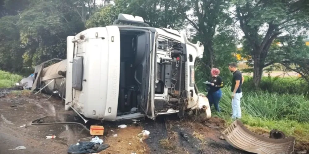 Caminhão estaria vindo de Curitiba para Ponta Grossa
