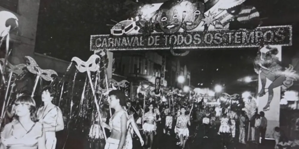 O Corso faz parte da programação do 'Carnaval de Ponta Grossa: 200 anos de alegria e samba no pé' (alusivo aos 200 anos do Município) e acontece no dia 19, domingo, a partir das 20 horas