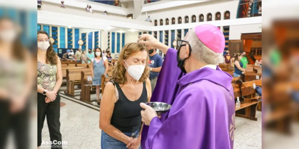 A princípio, como de costume, o bispo Dom Sergio vai celebrar a Missa de Cinzas na Catedral