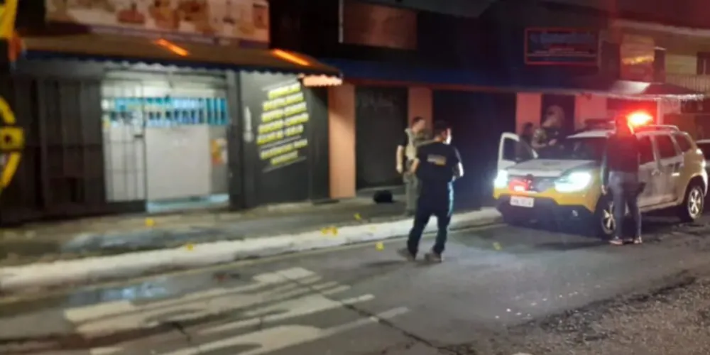 Um suspeito já foi encaminhado à delegacia.