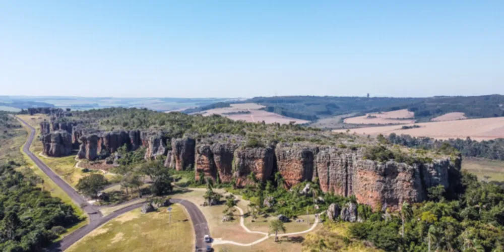 Parque Estadual de Vila Velha é o primeiro parque estadual criado no Paraná