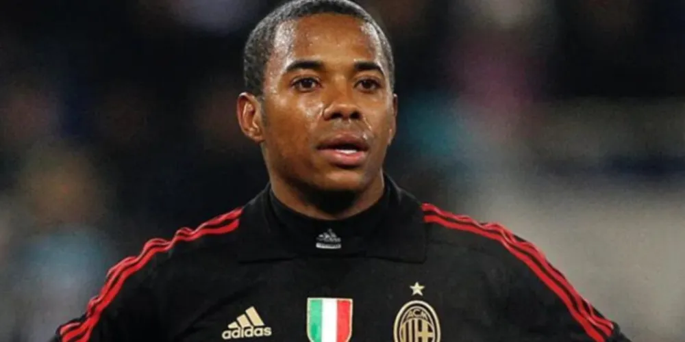 Robinho foi condenado pela justiça italiana por violência sexual contra uma jovem de origem albanesa