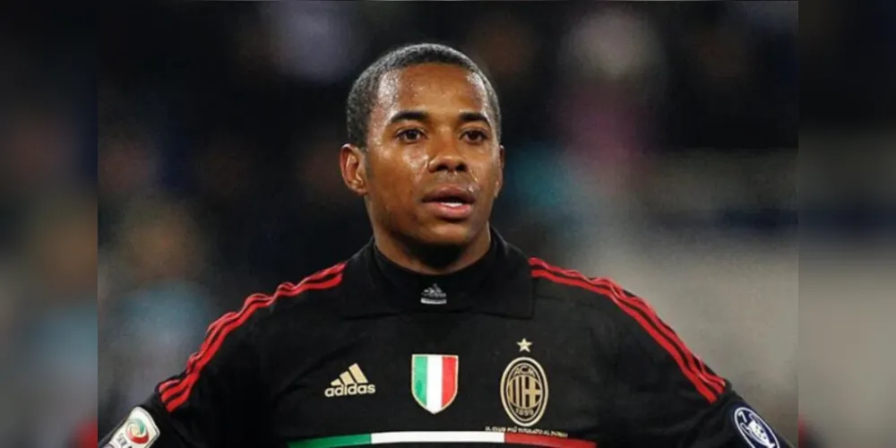 Robinho foi condenado pela justiça italiana por violência sexual contra uma jovem de origem albanesa