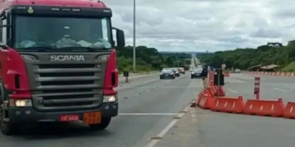 Restrições para caminhões na BR-277 e BR-376 no PR voltam nesta sexta