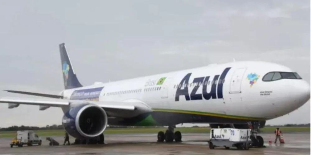 Confira os horários dos voos
De 19 a 23 de dezembro (segunda à sexta)
Origem: Curitiba
Saída: 10h15
Destino: Florianópolis
Chegada: 11h35
Origem: Florianópolis
Saída: 12h15
Destino: Curitiba
Chegada: 13h35
De 20 a 23 de dezembro (terça e quinta)
Origem: Curitiba
Saída: 18h25
Destino: Florianópolis
Chegada: 19h40
Origem: Florianópolis
Saída: 20h20
Destino: Curitiba
Chegada: 21h40
De 26 a 30 de dezembro (segunda, quarta e sexta)
Origem: Curitiba
Saída: 10h15
Destino: Florianópolis
Chegada: 11h35
Origem: Florianópolis
Saída: 12h15
Destino: Curitiba
Chegada: 13h35
27 de dezembro (terça)
Origem: Curitiba
Saída: 14h
Destino: Florianópolis
Chegada: 15h15
Origem: Florianópolis
Saída: 15h55
Destino: Curitiba
Chegada: 17h15
29 de dezembro (quinta)
Origem: Curitiba
Saída: 14h05
Destino: Florianópolis
Chegada: 15h20
Origem: Florianópolis
Saída: 16h
Destino: Curitiba
Chegada: 17h20
De 2 a 31 de janeiro de 2023 (segunda a sábado)
Origem: Curitiba
Saída: 10h15
Destino: Florianópolis
Chegada: 11h30
Origem: Florianópolis
Saída: 12h10
Destino: Curitiba
Chegada: 13h30
De 8 a 31 de janeiro de 2023 (domingos)
Origem: Curitiba
Saída: 14h20
Destino: Florianópolis
Chegada: 15h35
Origem: Florianópolis
Saída: 16h15
Destino: Curitiba
Chegada: 17h35
21 janeiro de 2023 (sábado)
Origem: Curitiba
Saída: 14h25
Destino: Florianópolis
Chegada: 15h40
Origem: Florianópolis
Saída: 16h20
Destino: Curitiba
Chegada: 17h40
De 23 a 31 de janeiro de 2023 (frequência diária)
Origem: Curitiba
Saída: 10h15
Destino: Florianópolis
Chegada: 11h30
Origem: Florianópolis
Saída: 12h10
Destino: Curitiba
Chegada: 13h30