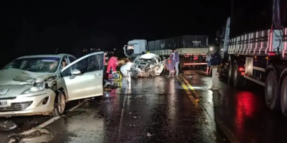 Mulher morre após ser ejeta de carro em acidente na BR-277