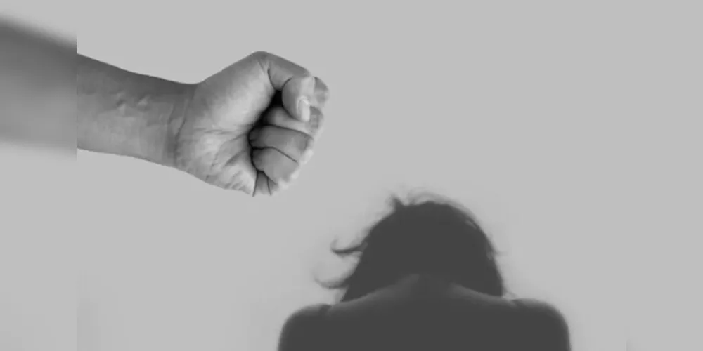 Homem invade abrigo para mulheres e estupra ex-esposa no PR