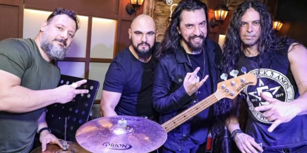 A banda de Curitiba 'Double Deck' se apresenta nesta sexta no Capivara's