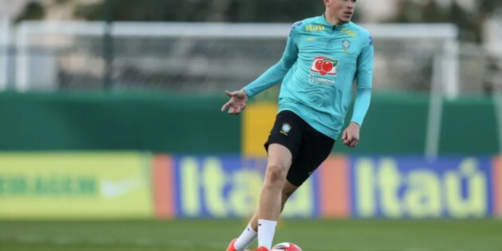 Revelado pelo Internaciona e treinado por Coudet, zagueiro assina por empréstimo e ocupará espaço deixado por Alonso