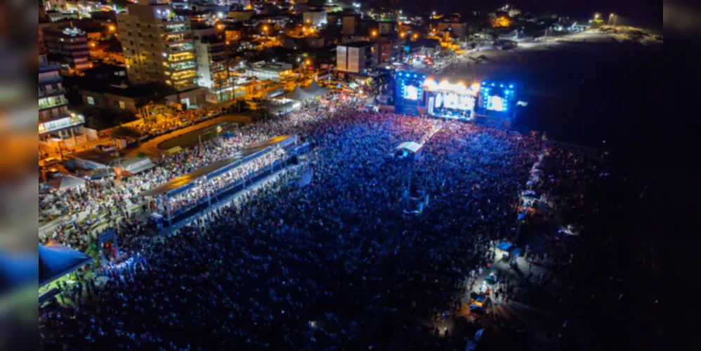 Show de Eduardo Costa dentro da programação Verão Maior Paraná