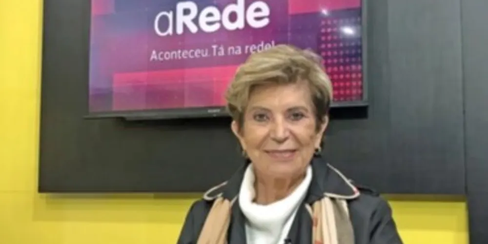 A prefeita Elizabeth Schcmidt (PSD) celebrou a reabertura do Restaurante Popular