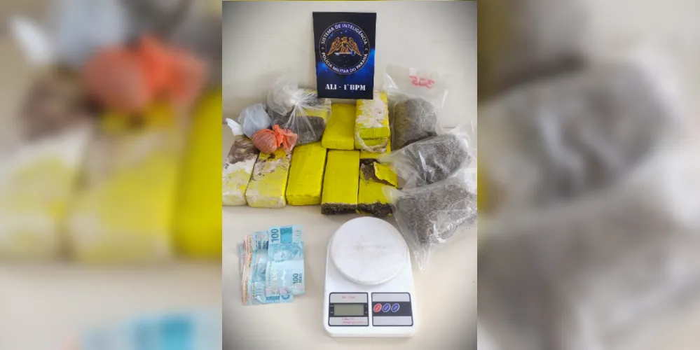 Aproximadamente 5 kg de maconha e 980g de murruga foram apreendidas