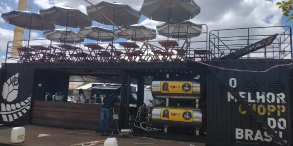 Microcervejaria de Ponta Grossa está com um contêiner no evento natalino