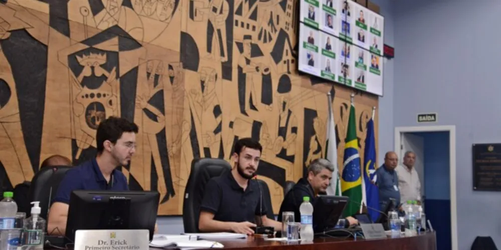 A emenda foi aprovada por todos os vereadores da Câmara Municipal de Ponta Grossa.