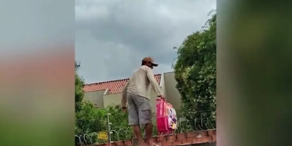 A ação foi filmada por vizinhos.