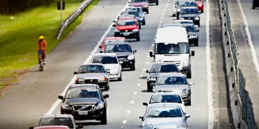 Nos últimos dias, rodovias que dão acesso ao litoral têm registrado trânsito intenso