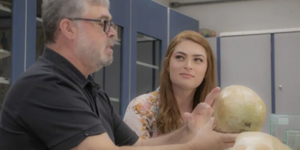 Francine Marques Bandeira cresceu vendo o pai trabalhar como técnico do de anatomia na UEPG