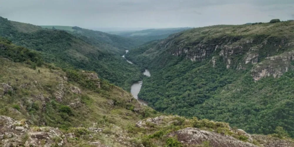 A concessão permite que a iniciativa privada explore o espaço de uso público, com retornos ao Governo do Estado