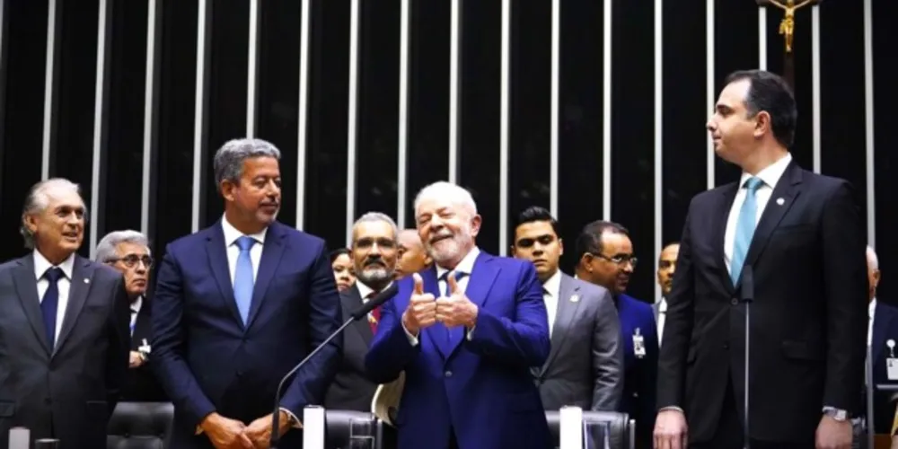 Luiz Inácio Lula da Silva assume seu terceiro mandato como presidente do Brasil