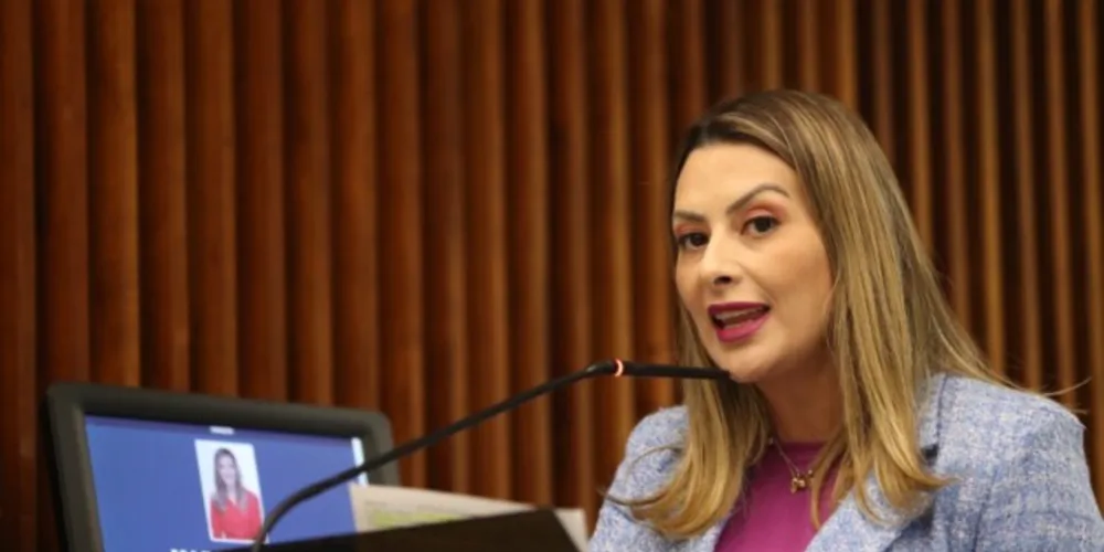 Deputada Estadual Mabel Canto (PSDB) na tribuna da Assembleia Legislativa do Paraná.