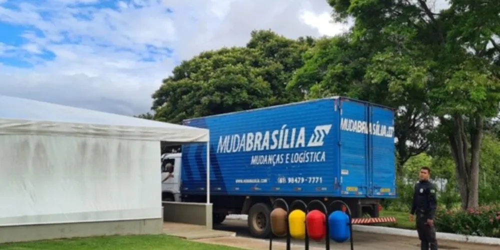 Empresa de transporte Muda Brasília Mudanças e Logística esteve no local