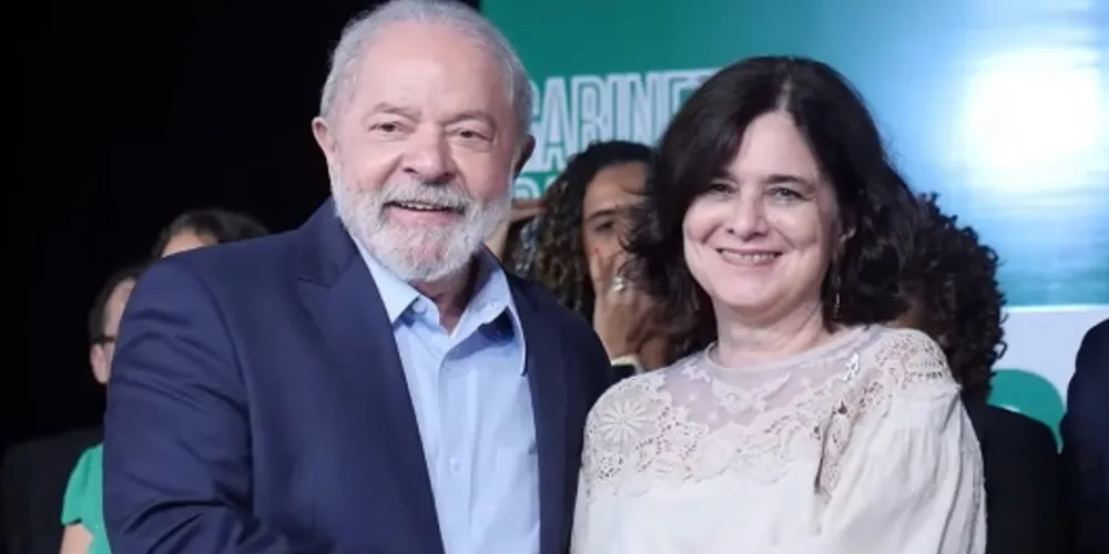 Luiz Inácio Lula da Silva (PT) e a ministra da Saúde Nísia Trindade.