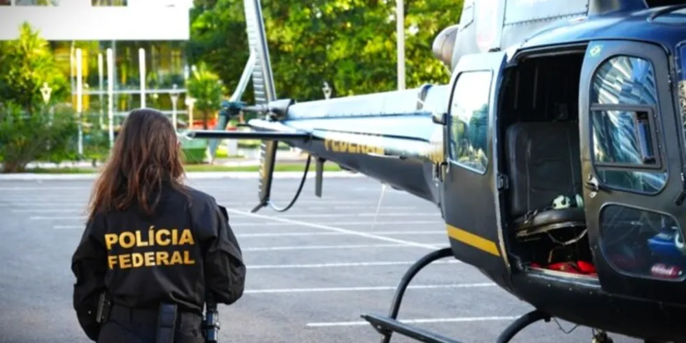 Policiais federais cumprem 32 ordens judiciais de busca e apreensão